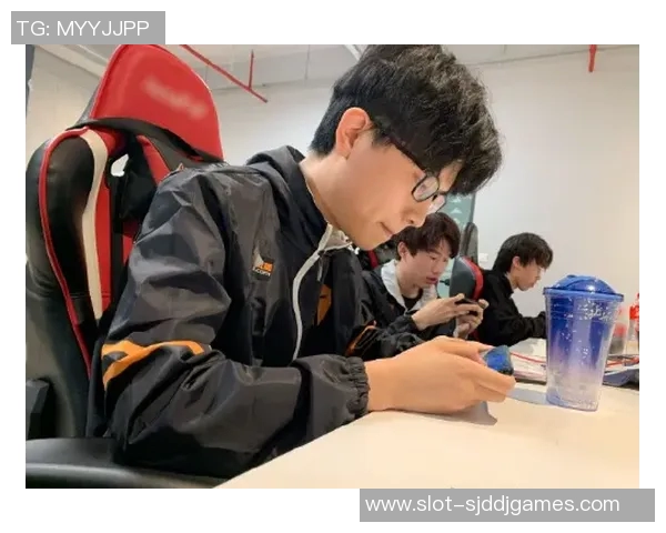 深入分析TES战队边路渗透打法的战术特点与应用效果 深入分析TES战队边路渗透打法的战术特点与应用效果