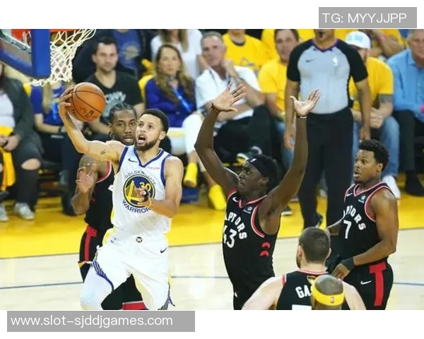 深入分析RNG在CSGO赛事中的防守策略与战术执行 深入分析RNG在CSGO赛事中的防守策略与战术执行